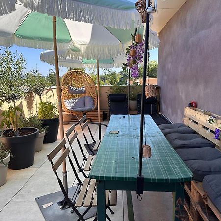 Joli Studio Le Clos D'Aix Avec Grande Terrasse Piscine Et Parking Gratuit Екс-ан-Прованс Екстер'єр фото